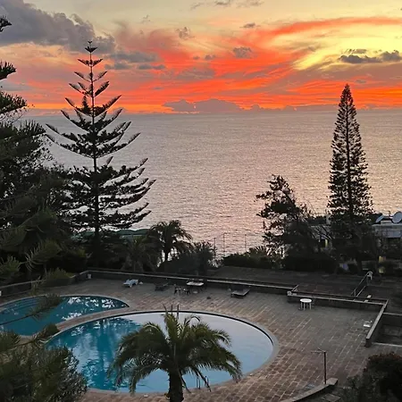 Sunset Paradise, Funchal: Sounds Of The Sea Apartment Funchal (Madeira)